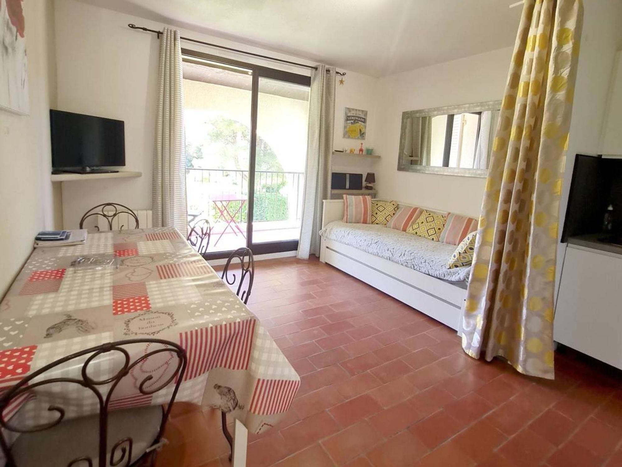 Apartment T2 Avec Parking - Piscine Et Tennis - A 200 M Des Plages - Fr-1-316-196 *